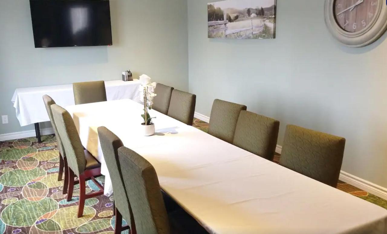 Quality Inn Peterborough Esterno foto